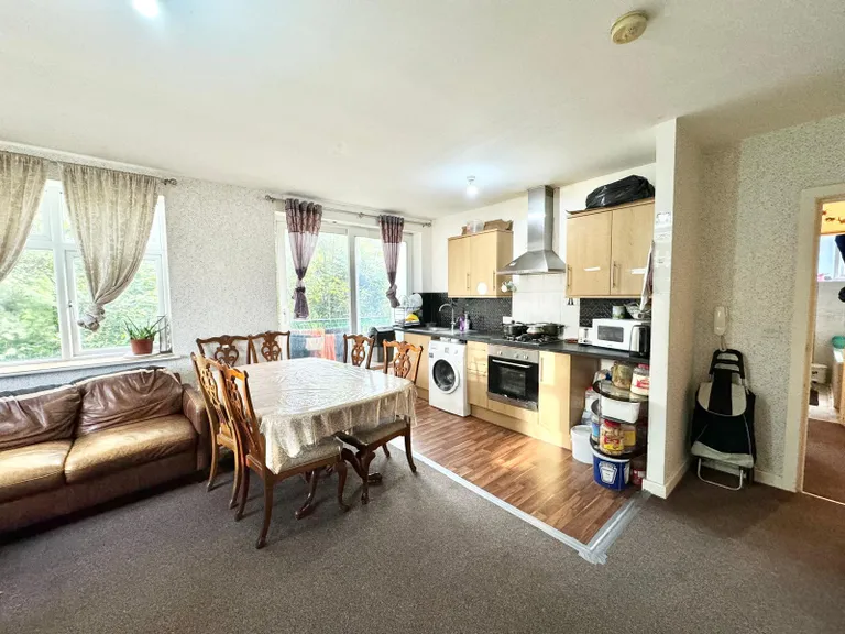 1 bed flat for sale - Image 6