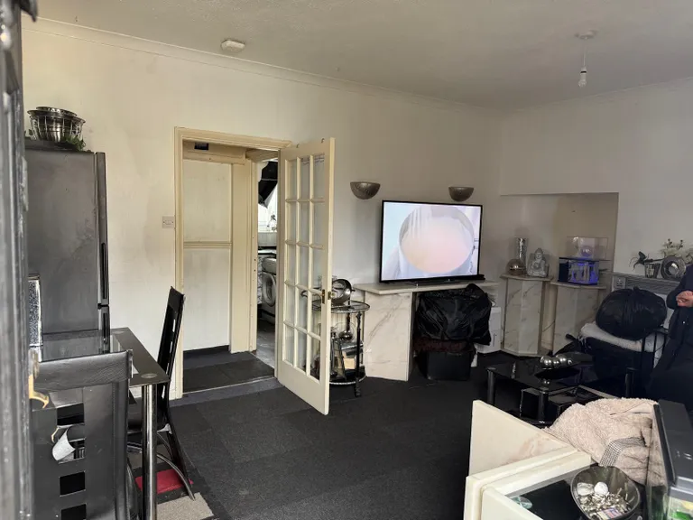 3 bed terraced house - Image 7