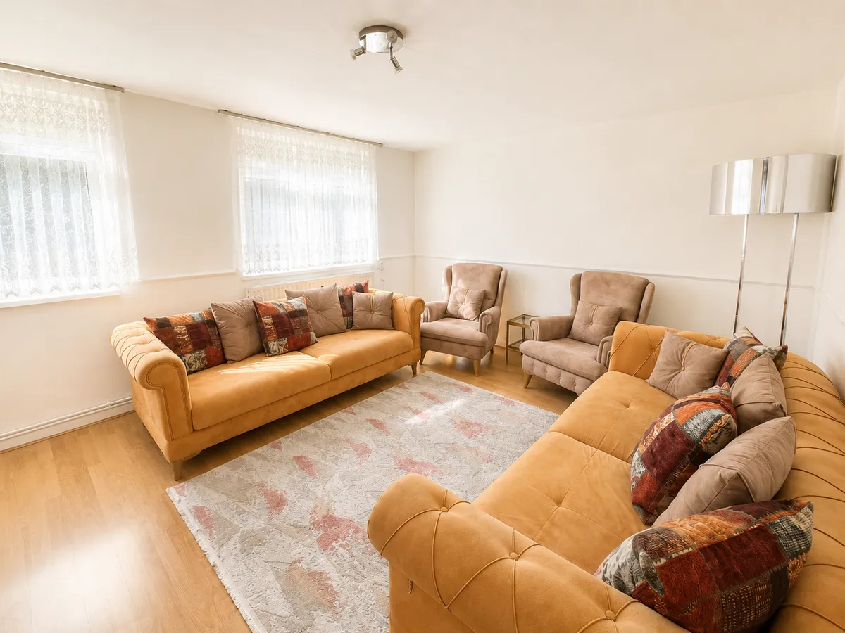 2 bed flat for sale